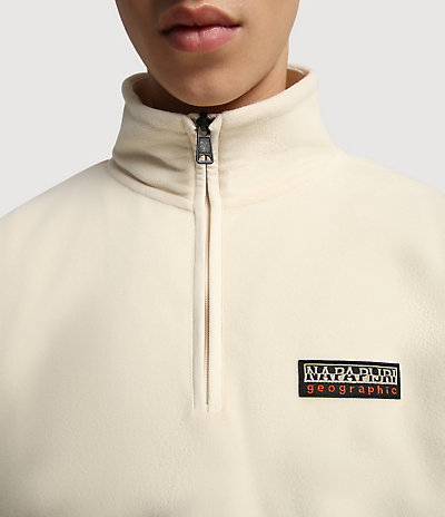 Fleece-Sweatshirt mit halb durchgehendem Reißverschluss und Patch 2