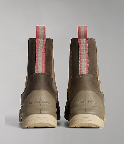 Crest Leather Boots