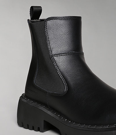 Berry Chelsea Leather Boots 7