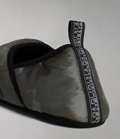 Herl Camo slippers 8